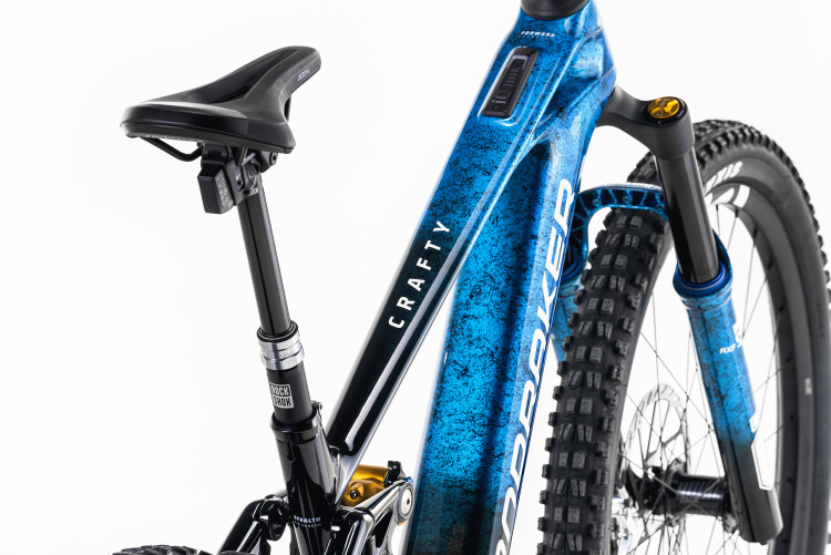 CRAFTY CARBON UNLIMITED ELECTRIC BLUE