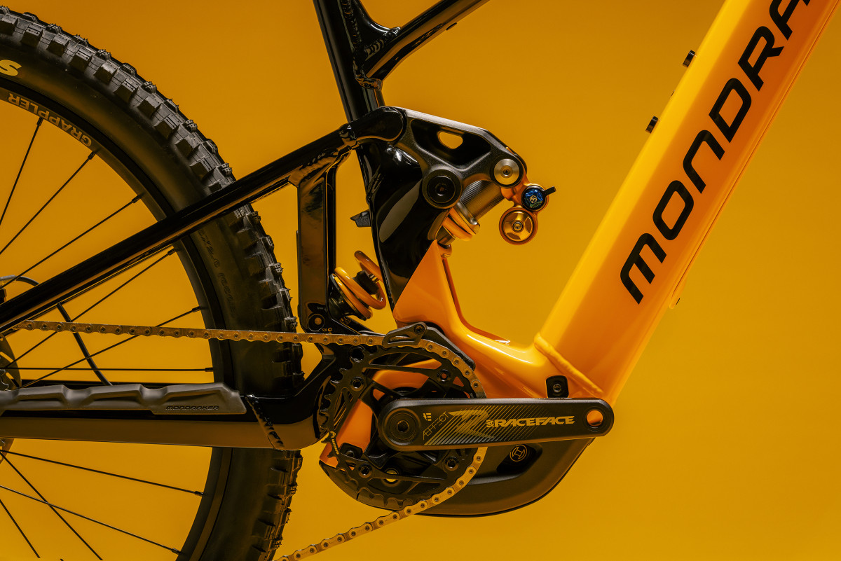 Cinemática Updated Zero Suspension System.