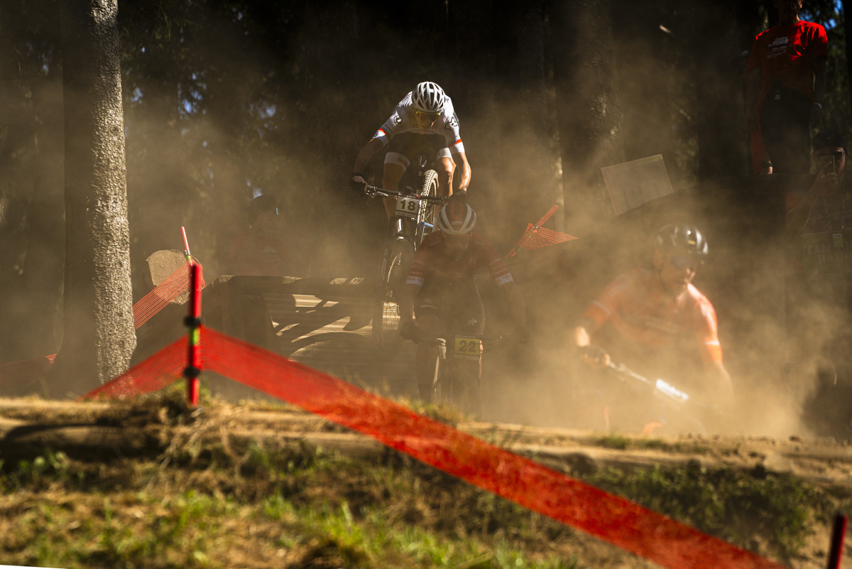 CROSS COUNTRY RACING UND SEINE EVOLUTION